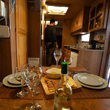 بيت للعطل Lemon Garden Camper خانيا