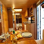 Lemon Garden Camper * Hanya