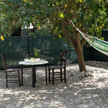 Lemon Garden Camper Hébergement de vacances *