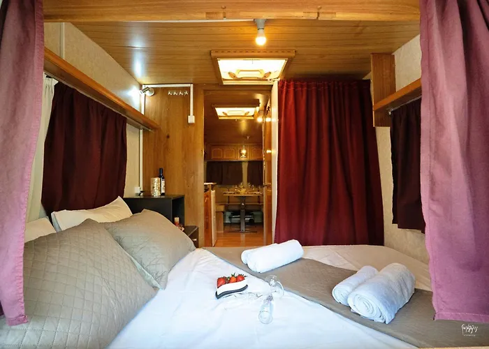 Lemon Garden Camper *