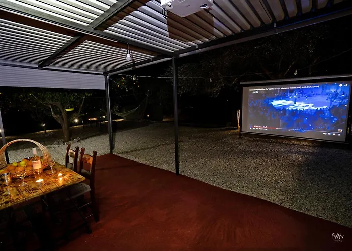 Lemon Garden Camper *